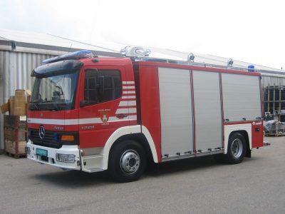 Xe chữa cháy công nghiệp bằng bột khô