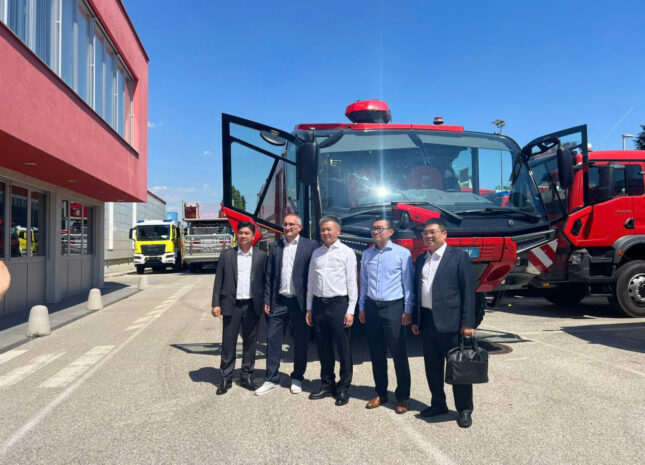 LÃNH ĐẠO BỘ CÔNG AN THĂM VÀ LÀM VIỆC VỚI TẬP ĐOÀN ROSENBAUER (CH ÁO), THÚC ĐẨY HỢP TÁC TRONG LĨNH VỰC PCCC & CNCH